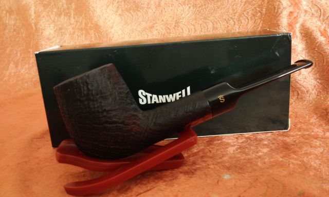 Stanwell De Luxe no.13, sandblast, 9 mm