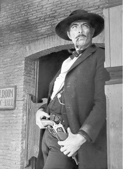 Lee_Van_Cleef_23429_6.jpg