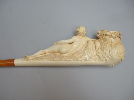 antique-meerschaum-pipe-lady-sofa-4.jpg